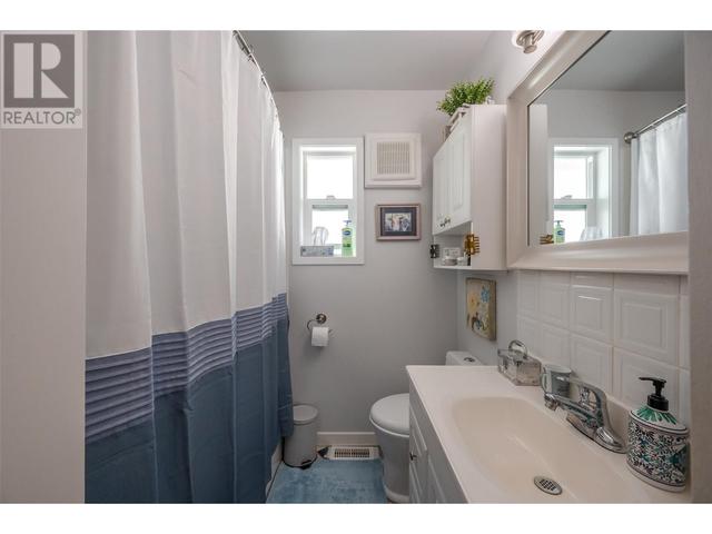 1298 Government Street, House detached with 3 bedrooms, 1 bathrooms and 1 parking in Penticton BC | Image 16