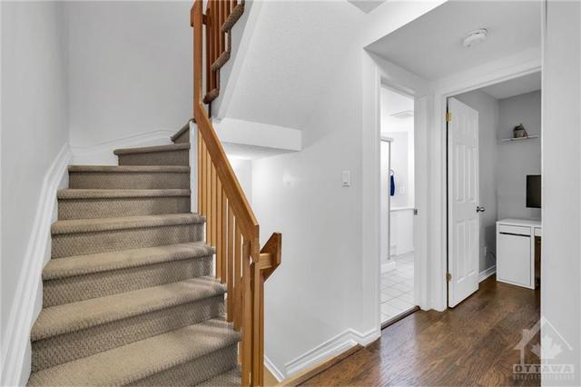 8 Barnsley Private, Townhouse with 3 bedrooms, 2 bathrooms and 1 parking in Ottawa ON | Image 23
