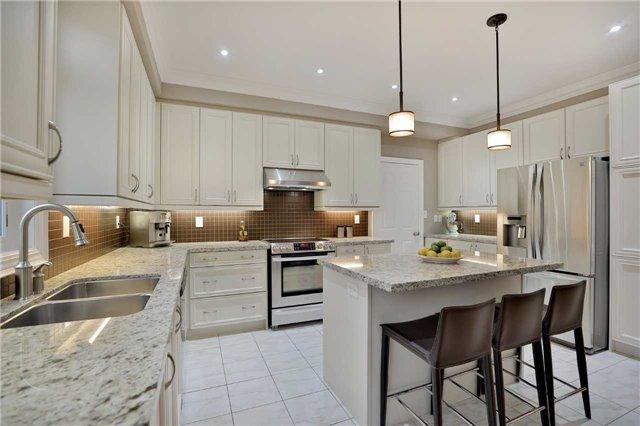 981 Toscana Pl, House attached with 3 bedrooms, 3 bathrooms and 2 parking in Mississauga ON | Image 7