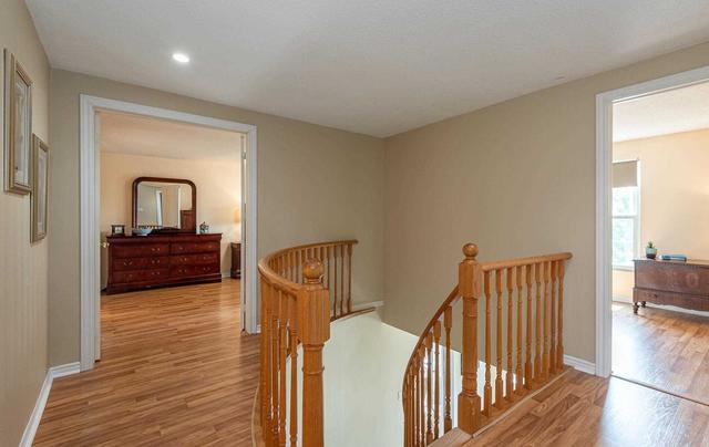 26 Barr Cres, House detached with 4 bedrooms, 4 bathrooms and 4 parking in Brampton ON | Image 13