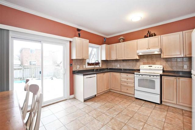 cres - 47 Colonial Cres, House detached with 3 bedrooms, 4 bathrooms and 6 parking in Richmond Hill ON | Image 5