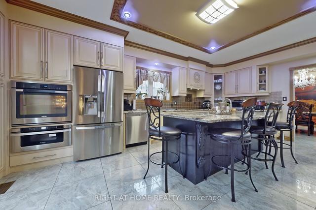 60 Rosemount Dr, House detached with 5 bedrooms, 7 bathrooms and 4 parking in Toronto ON | Image 2