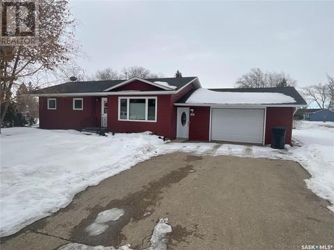 308 2nd Street S, House detached with 2 bedrooms, 2 bathrooms and null parking in Waldheim SK | Card Image