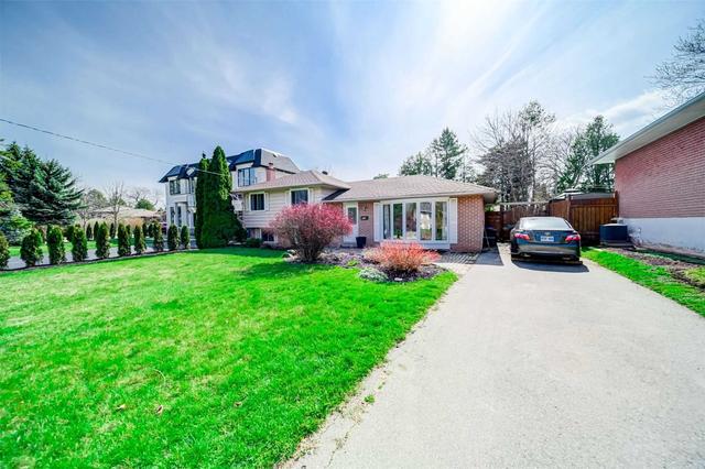 406 Tennyson Dr, House detached with 3 bedrooms, 1 bathrooms and 4 parking in Oakville ON | Image 1