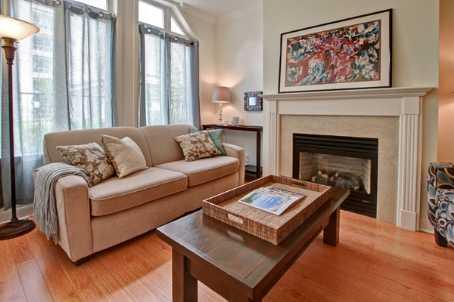 th4 - 2067 Lakeshore Blvd W, Townhouse with 3 bedrooms, 2 bathrooms and 2 parking in Toronto ON | Image 2