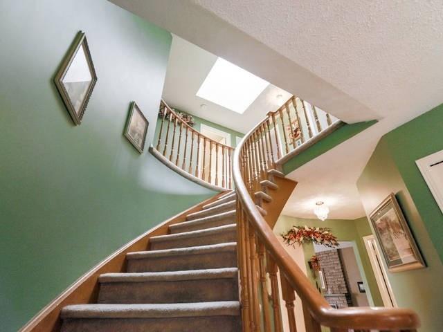 809 Cartref Ave, House detached with 4 bedrooms, 3 bathrooms and 4 parking in Oshawa ON | Image 11
