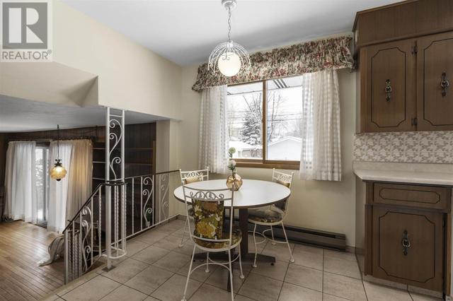 17 Varsity Ave, House detached with 3 bedrooms, 2 bathrooms and null parking in Sault Ste. Marie ON | Image 11