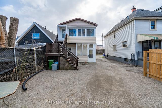 81 Beach Rd, House detached with 4 bedrooms, 2 bathrooms and 2 parking in Hamilton ON | Image 31
