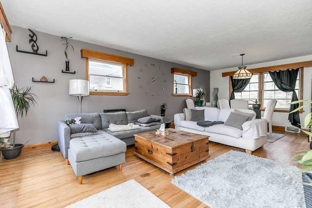 110 Codrington St, House detached with 3 bedrooms, 3 bathrooms and 3 parking in Barrie ON | Image 36