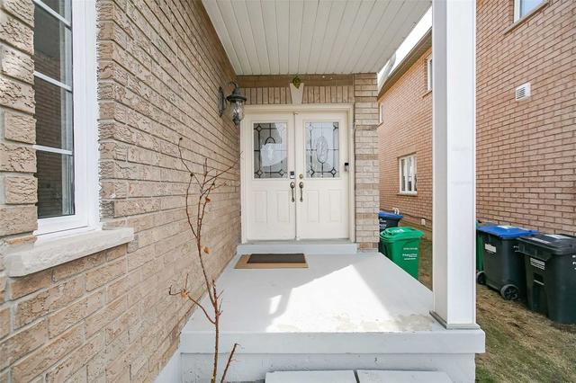 932 Flute Way, House semidetached with 3 bedrooms, 3 bathrooms and 5 parking in Mississauga ON | Image 23