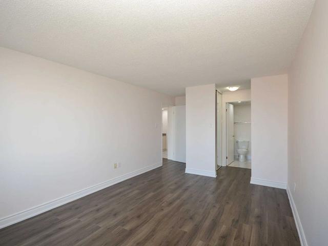 2111 - 350 Webb Dr, Condo with 2 bedrooms, 2 bathrooms and 2 parking in Mississauga ON | Image 9