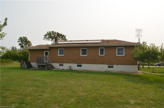 128 Line 4 Road, House detached with 3 bedrooms, 2 bathrooms and null parking in Niagara on the Lake ON | Image 4