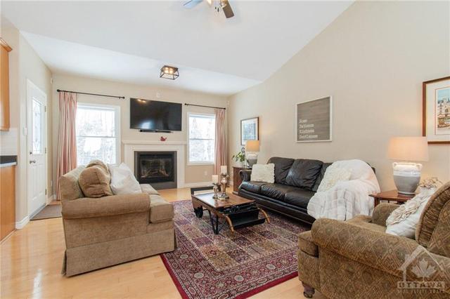 698 Barryvale Road, House detached with 3 bedrooms, 3 bathrooms and 12 parking in Greater Madawaska ON | Image 7
