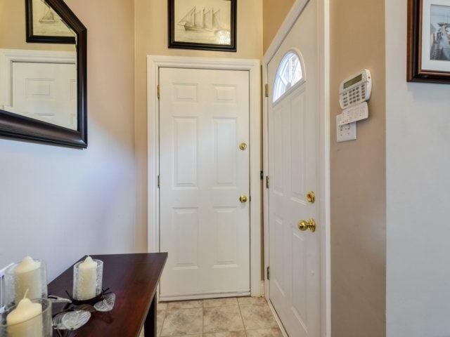 37 Silkwood Cres, House detached with 1 bedrooms, 2 bathrooms and 2 parking in Brampton ON | Image 3