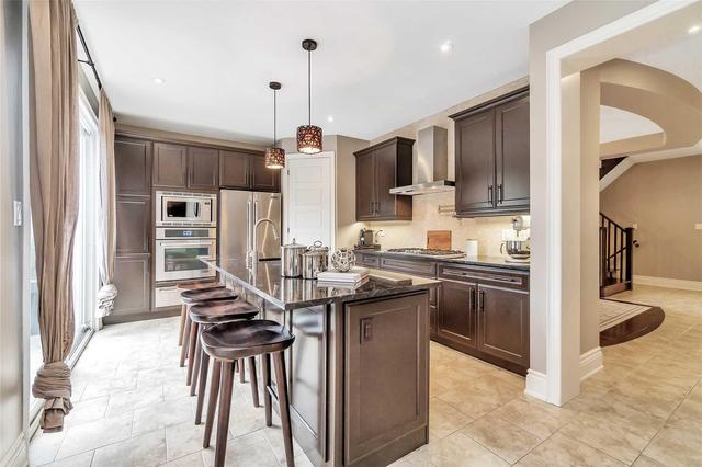 81 Yorkleigh Circ, House detached with 5 bedrooms, 5 bathrooms and 2 parking in Markham ON | Image 13