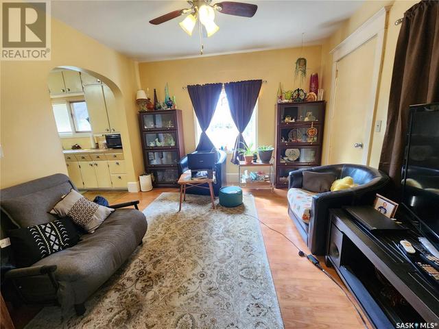 213 Main Street, House detached with 2 bedrooms, 1 bathrooms and null parking in Ogema SK | Image 9