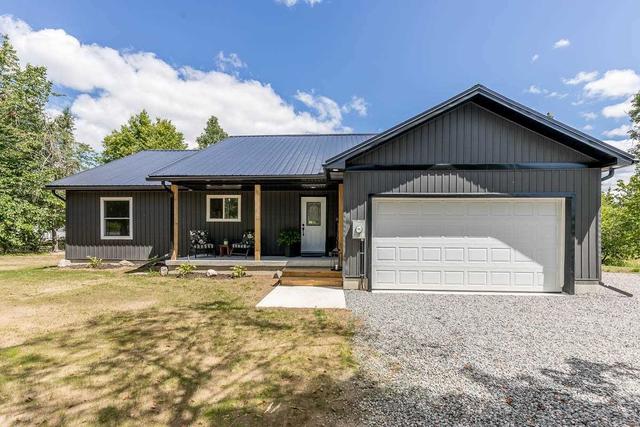 576 Hurdville Rd, House detached with 3 bedrooms, 2 bathrooms and 8 parking in McKellar ON | Image 1