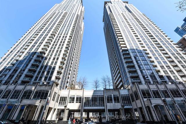 3411 - 761 Bay St, Condo with 2 bedrooms, 2 bathrooms and 1 parking in Toronto ON | Image 1