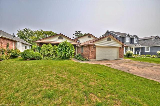 106 Colbeck Drive, House detached with 3 bedrooms, 2 bathrooms and 4 parking in Welland ON | Image 3