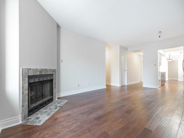 Upper - 388 Parliament St, House detached with 2 bedrooms, 2 bathrooms and 1 parking in Toronto ON | Image 6