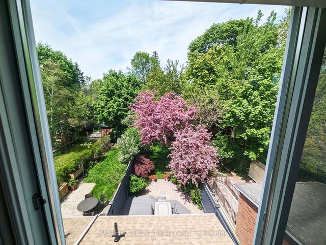 172 Fairlawn Ave, House semidetached with 2 bedrooms, 3 bathrooms and 1 parking in Toronto ON | Image 19