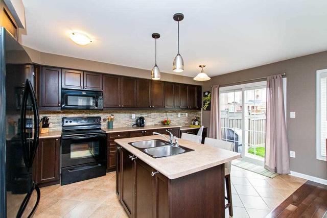 802 Maquire Terr, House attached with 3 bedrooms, 3 bathrooms and 1 parking in Milton ON | Image 7