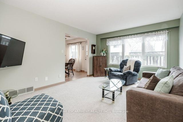 74 St. Andrews Dr, Townhouse with 3 bedrooms, 2 bathrooms and 3 parking in Hamilton ON | Image 9