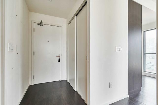 2109 - 159 Dundas St E, Condo with 1 bedrooms, 1 bathrooms and 0 parking in Toronto ON | Image 5