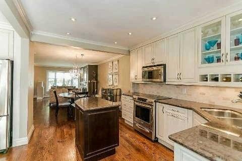 363 Old Orchard Grve, House detached with 3 bedrooms, 4 bathrooms and 2 parking in Toronto ON | Image 2