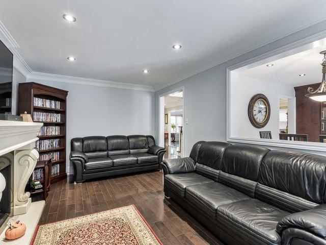 261 Fincham Ave, House detached with 4 bedrooms, 4 bathrooms and 4 parking in Markham ON | Image 8