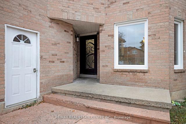 23 Kirk Dr, House detached with 5 bedrooms, 5 bathrooms and 7 parking in Brampton ON | Image 27