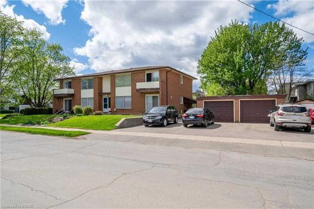138 Kraft Ave, House detached with 8 bedrooms, 7 bathrooms and 12 parking in Kitchener ON | Image 13