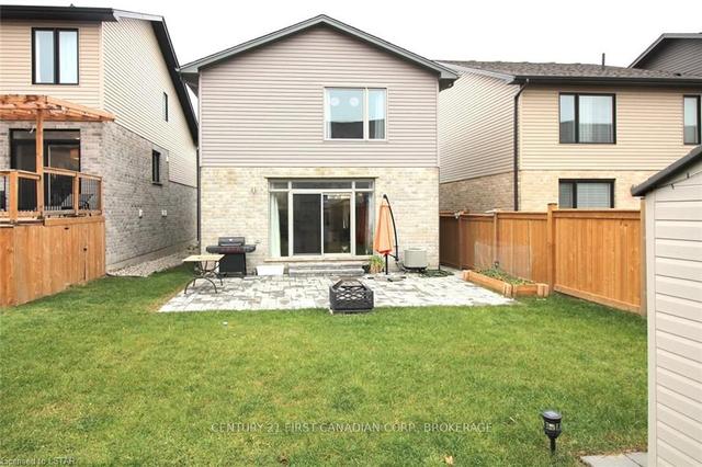 2242 Tribalwood St, House detached with 3 bedrooms, 3 bathrooms and 3 parking in London ON | Image 1