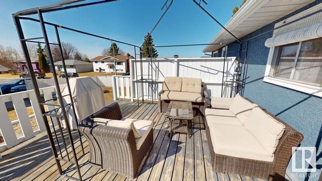 5243 44 Av, House detached with 5 bedrooms, 2 bathrooms and null parking in Drayton Valley AB | Image 38