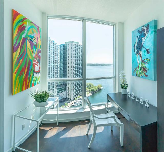 2602 - 208 Queens Quay Quay W, Condo with 2 bedrooms, 2 bathrooms and 1 parking in Toronto ON | Image 3