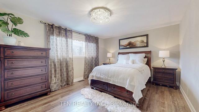 60 Elise Terr, House semidetached with 3 bedrooms, 3 bathrooms and 4 parking in Toronto ON | Image 5
