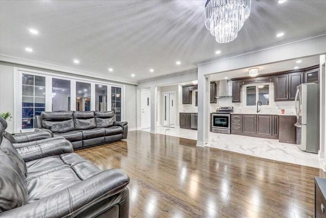 10 Blakemanor Blvd, House detached with 3 bedrooms, 2 bathrooms and 3 parking in Toronto ON | Image 27