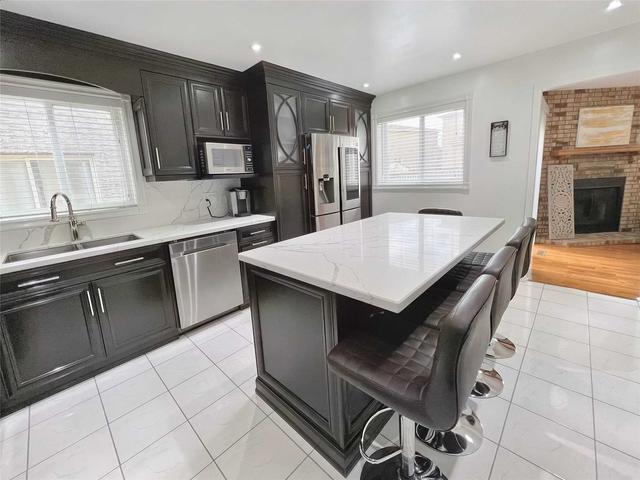 93 Cherrytree Dr, House detached with 3 bedrooms, 4 bathrooms and 6 parking in Brampton ON | Image 25