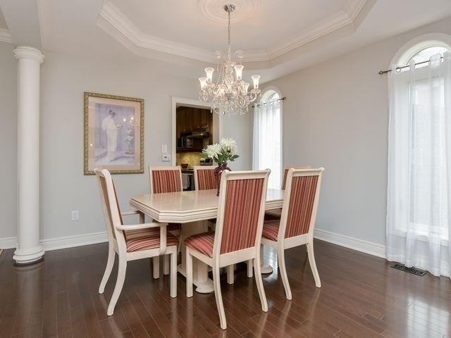 220 Innville Cres, House detached with 4 bedrooms, 5 bathrooms and 6 parking in Oakville ON | Image 6