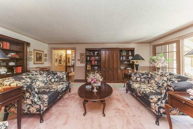 1146 Surrey Crt, House detached with 4 bedrooms, 5 bathrooms and 6 parking in Mississauga ON | Image 5