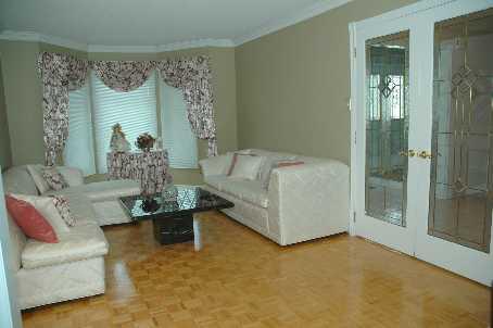 86 Palmerston Dr, House detached with 4 bedrooms, 4 bathrooms and 4 parking in Vaughan ON | Image 2