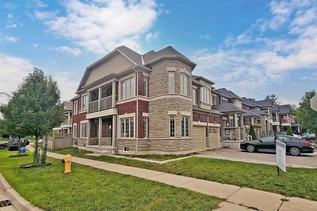 2 Moore's Crt, House attached with 4 bedrooms, 3 bathrooms and 3 parking in Markham ON | Image 1
