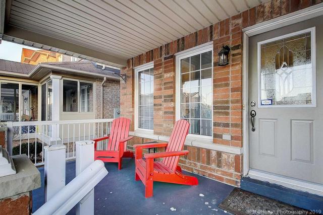 1012 Cumming Blvd, House semidetached with 3 bedrooms, 4 bathrooms and 1 parking in Milton ON | Image 2