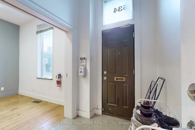 534 Queen St E, House attached with 3 bedrooms, 2 bathrooms and 2 parking in Toronto ON | Image 11