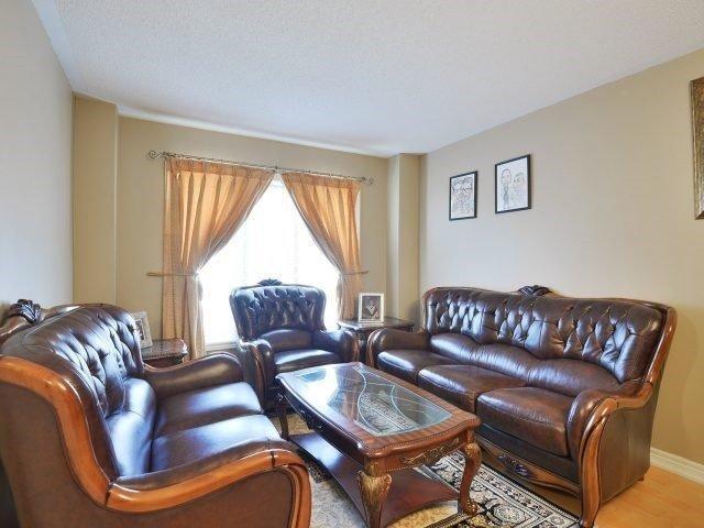 42 Domenico Cres, House detached with 3 bedrooms, 4 bathrooms and 3 parking in Brampton ON | Image 5