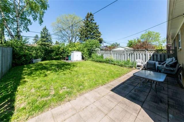 80 Cabot St, House semidetached with 3 bedrooms, 2 bathrooms and 4 parking in Oshawa ON | Image 19