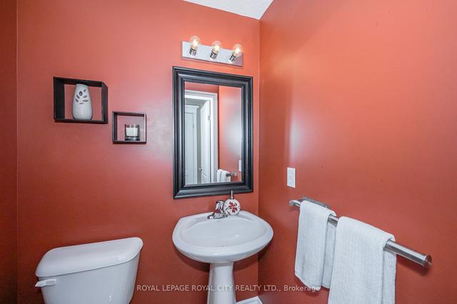 270 Severn Dr, House attached with 3 bedrooms, 3 bathrooms and 2 parking in Guelph ON | Image 8