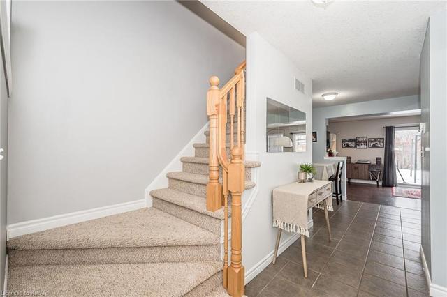 40 Edwards Street, House attached with 3 bedrooms, 2 bathrooms and 3 parking in Guelph ON | Image 4