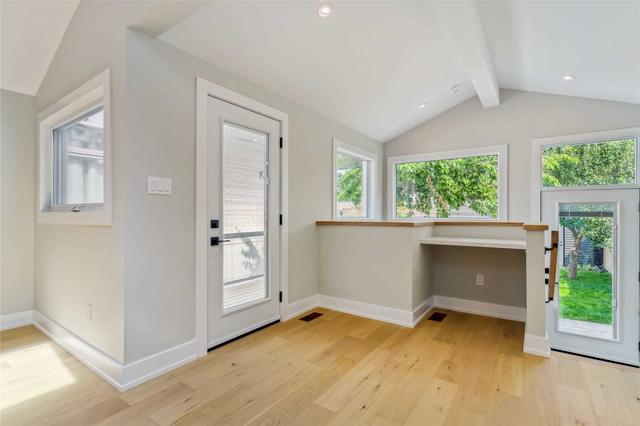49 Sixth St, House detached with 3 bedrooms, 3 bathrooms and 1 parking in Toronto ON | Image 5