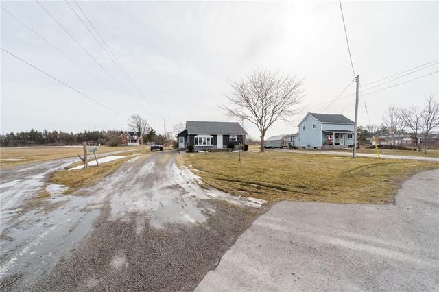106 Secord Street, House detached with 3 bedrooms, 1 bathrooms and 6 parking in Haldimand County ON | Image 2